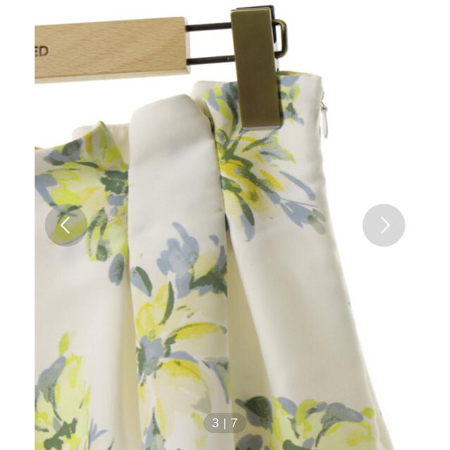 MERCURYDUO(マーキュリーデュオ)のマーキュリーデュオ 花柄スカート こじはる 美人百花 レディースのスカート(ミニスカート)の商品写真