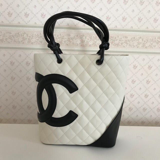 正規品　CHANEL白（アイボリー）ハンドバッグ