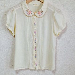 ダブルクローゼット(w closet)のダブクロ 刺繍ブラウス(シャツ/ブラウス(半袖/袖なし))