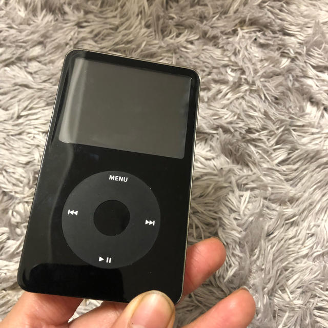 Apple(アップル)のiPod classic スマホ/家電/カメラのオーディオ機器(ポータブルプレーヤー)の商品写真