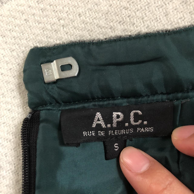 A.P.C(アーペーセー)のA.P.C ツイードプリーツスカート レディースのスカート(ミニスカート)の商品写真