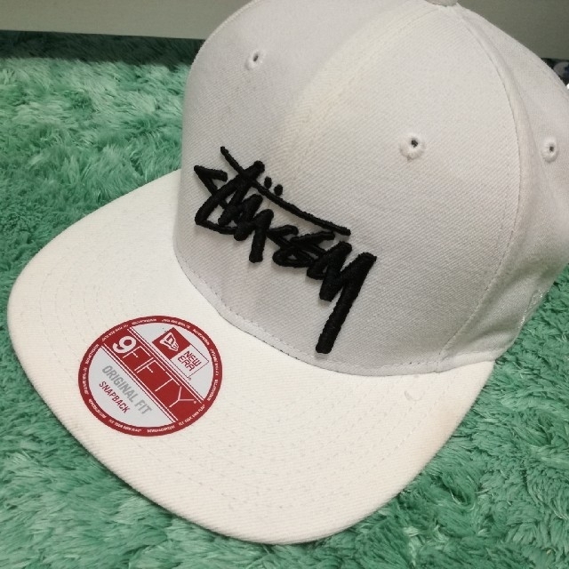 STUSSY(ステューシー)の【Sale】STUSSY　ホワイト　キャップ レディースの帽子(キャップ)の商品写真