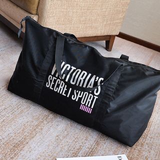 ヴィクトリアズシークレット(Victoria's Secret)のVictoria’s Secret 「新品 」スポーツバッグ(ボストンバッグ)