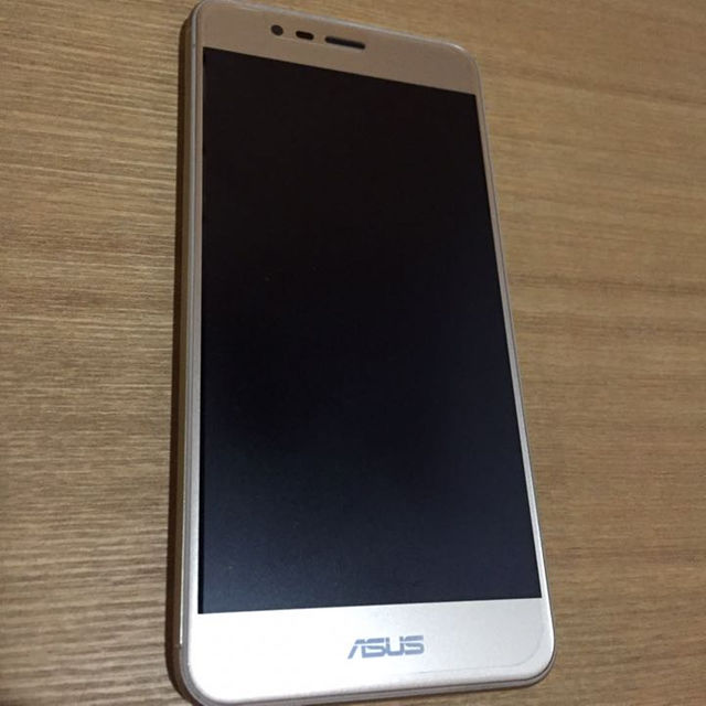 ASUS(エイスース)のAsus Zenfone3MAX ゴールド SIMフリー スマホ/家電/カメラのスマートフォン/携帯電話(スマートフォン本体)の商品写真