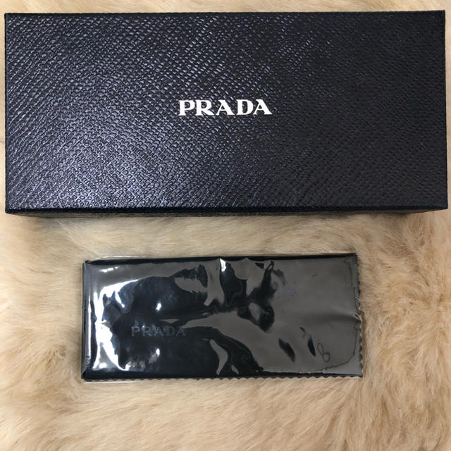 PRADA(プラダ)のPRADA メガネ拭き レディースのファッション小物(サングラス/メガネ)の商品写真