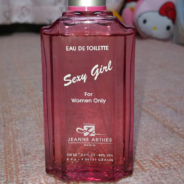 JEANNE ARTHES(ジャンヌアルテス)のSexy Girl 香水💓100ml  コスメ/美容の香水(香水(女性用))の商品写真