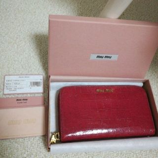 ミュウミュウ(miumiu)のmiu miu　財布　(財布)