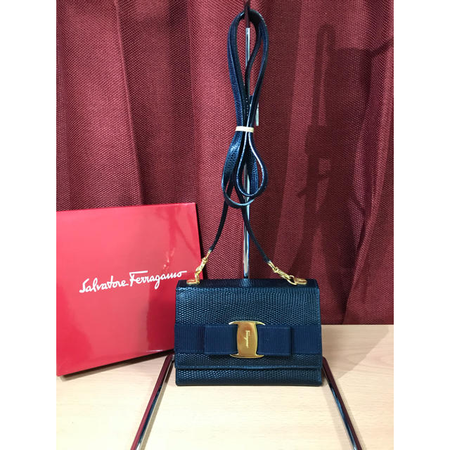 ✨極美品✨Ferragamo ミニ財布　ヴァラリボン　入手困難　ブラック　希少