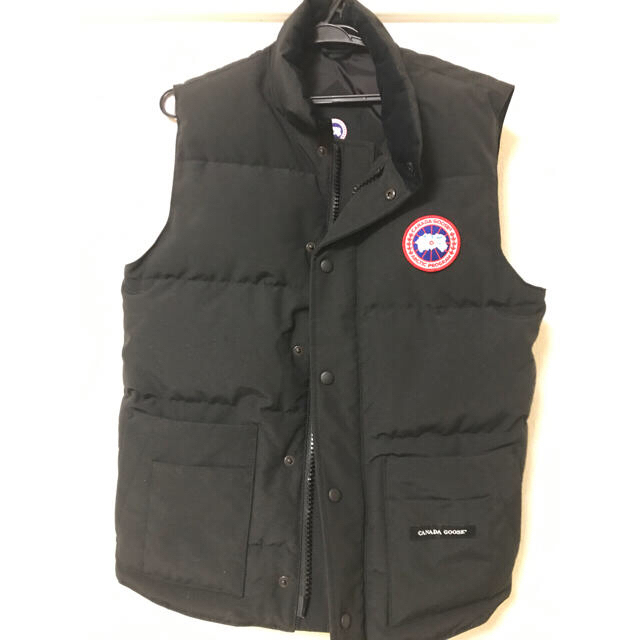 CANADA GOOSE(カナダグース)のCANADAGOOSE ダウンベストxs レディースのジャケット/アウター(ダウンベスト)の商品写真