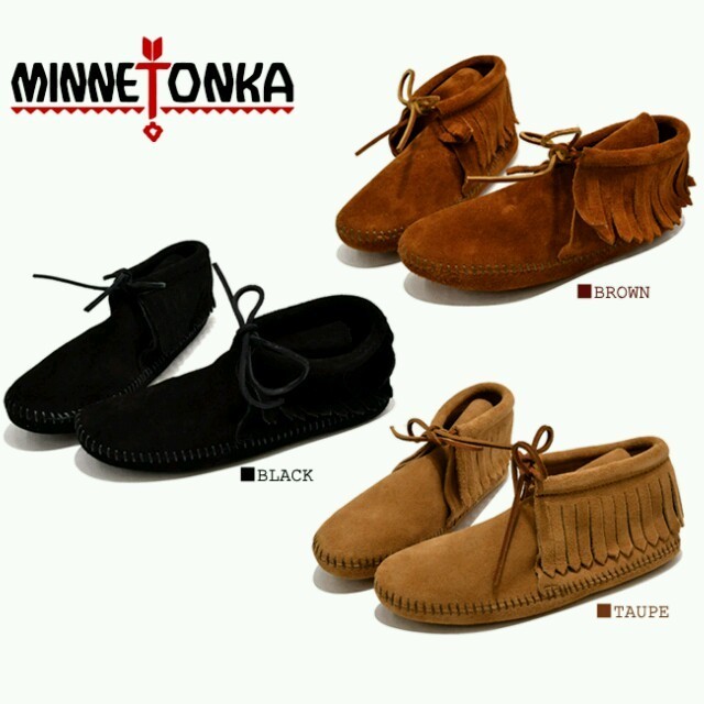 Minnetonka(ミネトンカ)のMINNETONKA アンクルフリンジ レディースの靴/シューズ(ブーツ)の商品写真