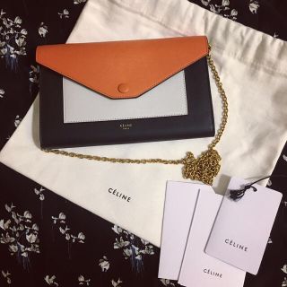 セリーヌ(celine)のポケット ラージフラップ / マルチカラー シャイニースムースカーフスキン(財布)