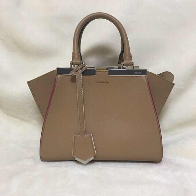 新作商品 FENDI - 新品同様 トロワジュール フェンディ ハンドバッグ