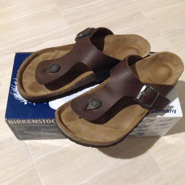 BIRKENSTOCK(ビルケンシュトック)のBIRKENSTOCK レディースの靴/シューズ(サンダル)の商品写真