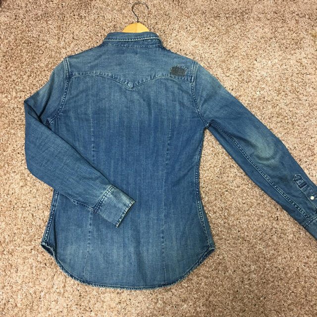 Levi's(リーバイス)のリーバイス デニムシャツ レディースのトップス(シャツ/ブラウス(長袖/七分))の商品写真