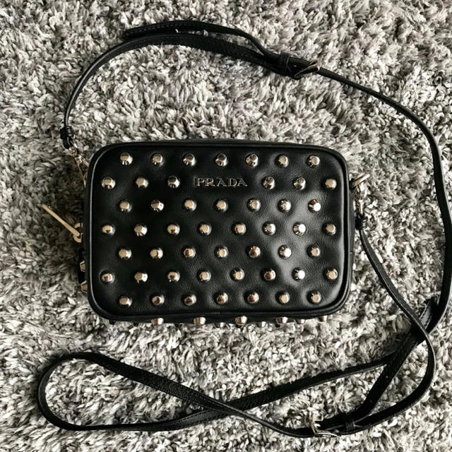 PRADA CONTENITORE TRACOLLA ショルダー 美品 | フリマアプリ ラクマ PRADA CONTENITORE TRACOLLA ショルダー 美品 | フリマアプリ ラクマ