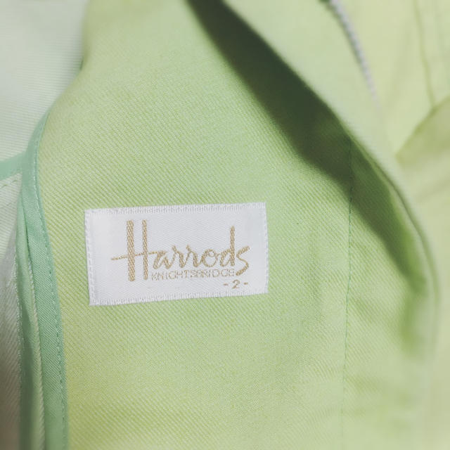 Harrods(ハロッズ)のHarrods 春色ジャケット レディースのジャケット/アウター(スプリングコート)の商品写真