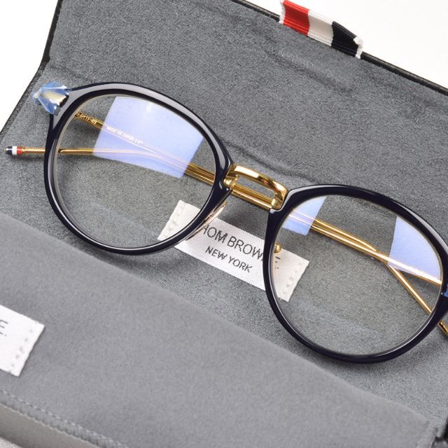 THOM BROWNE(トムブラウン)のTHOM BROWNE　トムブラウン TB-011F-NVY-GLD-49 眼鏡 メンズのファッション小物(サングラス/メガネ)の商品写真