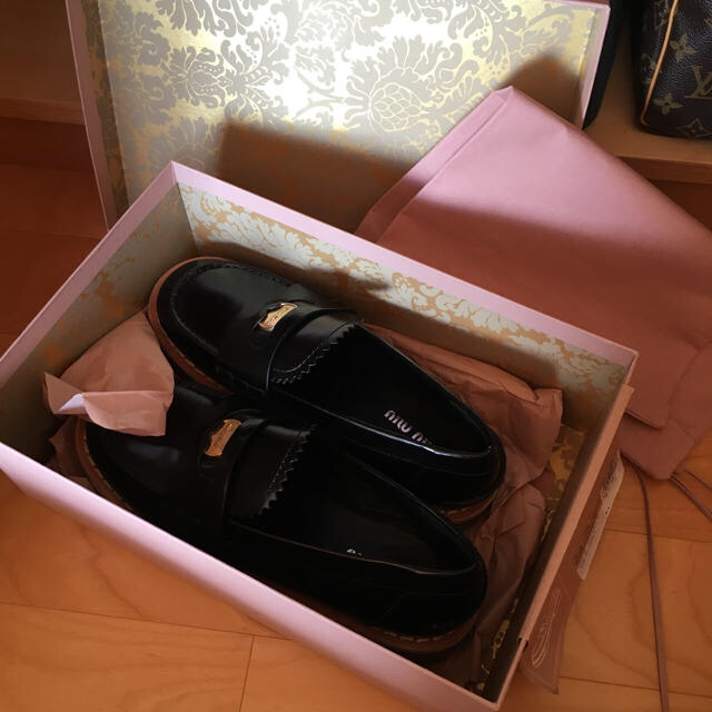 出産祝い miumiu - miumiu☆新作☆新品未使用☆ローファー