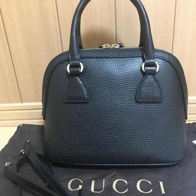 Gucci(グッチ)の2/14限定 GUCCI♡チャーム付き 2way ショルダーバッグ ハンドバッグ レディースのバッグ(ハンドバッグ)の商品写真