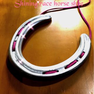 Shining race horse shoe 撫子の蹄鉄(置物)