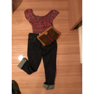 フリーピープル(Free People)の小花柄ショッキングピンクレッドパフチュニックワンショルダービスチェアングリッド(カットソー(半袖/袖なし))