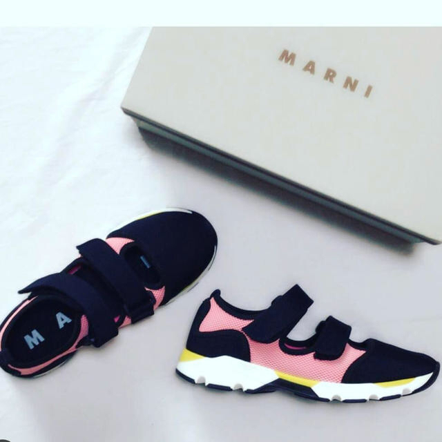 Marni(マルニ)の明日発送   値下げ  MARNI ベルクロスニーカー 38 24.5 24.0 レディースの靴/シューズ(スニーカー)の商品写真