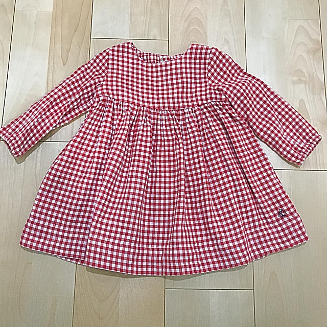 PETIT BATEAU(プチバトー)のPETIT BATEAU ワンピ キッズ/ベビー/マタニティのベビー服(~85cm)(ワンピース)の商品写真