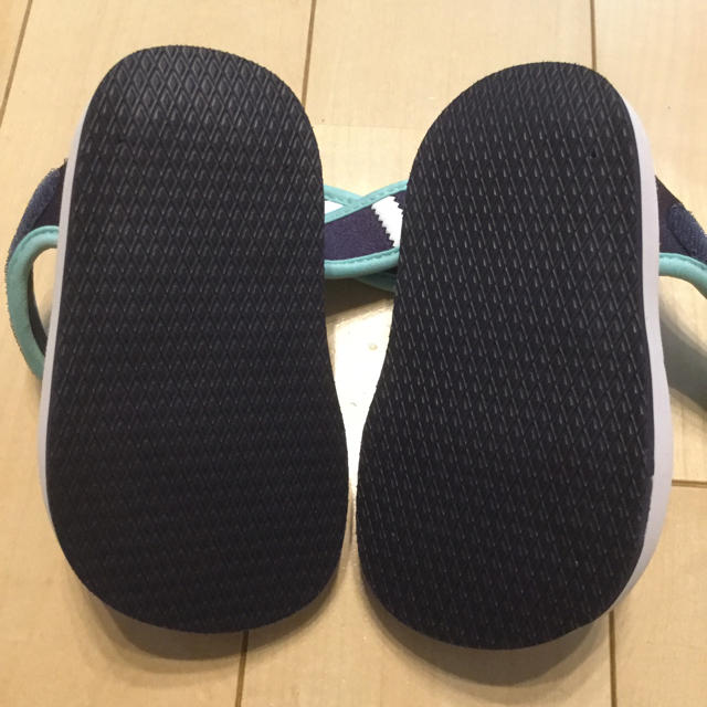 adidas(アディダス)のAdidas サンダル 新品・未使用品 キッズ/ベビー/マタニティのベビー靴/シューズ(~14cm)(サンダル)の商品写真