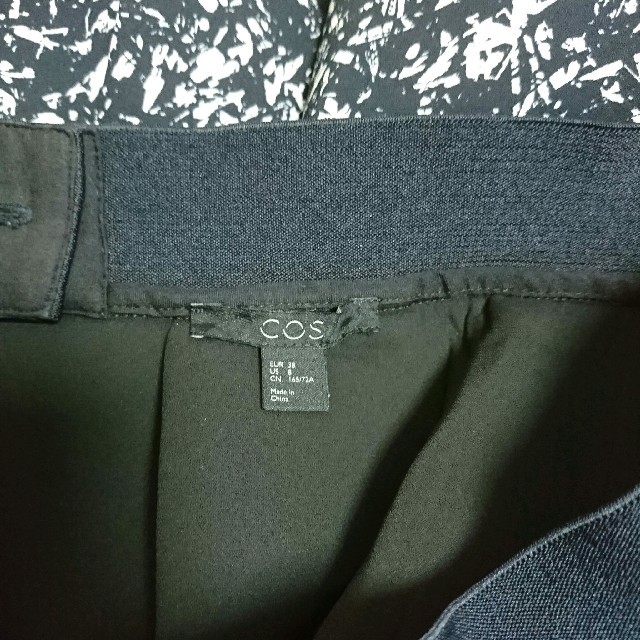 COS(コス)のCOS/コス  ダイバー素材 Aラインスカート レディースのスカート(ひざ丈スカート)の商品写真