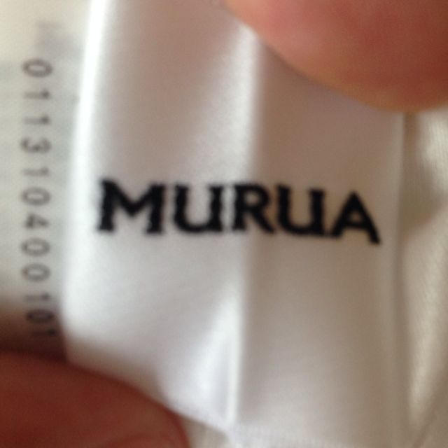 MURUA(ムルーア)のMURUA 胸元ビジュー付TOPS レディースのトップス(シャツ/ブラウス(長袖/七分))の商品写真