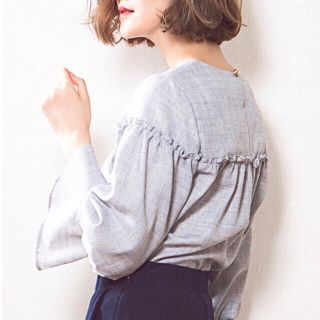 ドゥーズィエムクラス(DEUXIEME CLASSE)の新品タグ付☆ Sono 16AW  ボリュームスリーブブラウス 白 ソーノ(シャツ/ブラウス(長袖/七分))