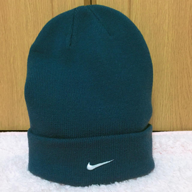 NIKE(ナイキ)のナイキ ニット帽 NIKE ニットキャップ レディースの帽子(ニット帽/ビーニー)の商品写真