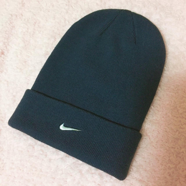 NIKE(ナイキ)のナイキ ニット帽 NIKE ニットキャップ レディースの帽子(ニット帽/ビーニー)の商品写真