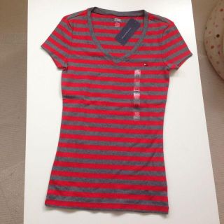 トミーヒルフィガー(TOMMY HILFIGER)の【新品】トミーヒルフィガー Tシャツ(Tシャツ(半袖/袖なし))