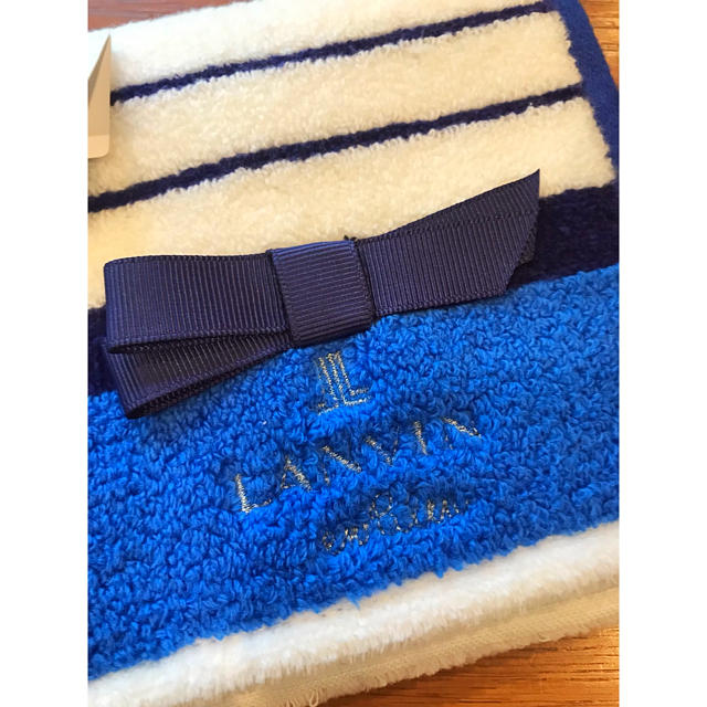 LANVIN(ランバン)の【  LANVIN  】タオルハンカチ  素敵なブルーです‼︎   贈り物に❣️ レディースのファッション小物(ハンカチ)の商品写真
