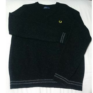 フレッドペリー(FRED PERRY)の新品同様 フレッドペリーFRED PERRY Vネックセーター 黒 サイズM(ニット/セーター)