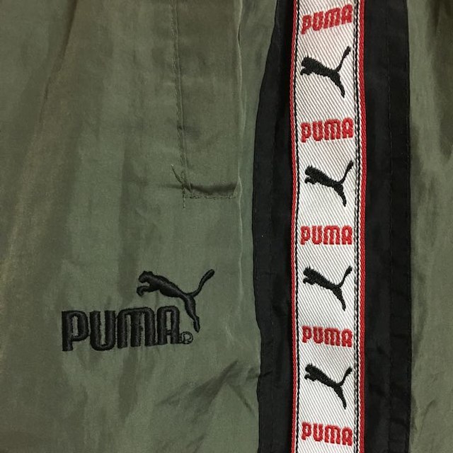 PUMA(プーマ)のPUMA プーマ サイドラインロゴテープ トラックパンツ カーキ メンズのパンツ(その他)の商品写真