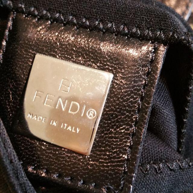 FENDI(フェンディ)のフェンディ　黒ミニマンマバケット レディースのバッグ(クラッチバッグ)の商品写真