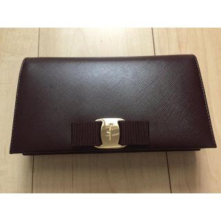 サルヴァトーレフェラガモ(Salvatore Ferragamo)の最終価格 フェラガモ チェーンウォレット(財布)