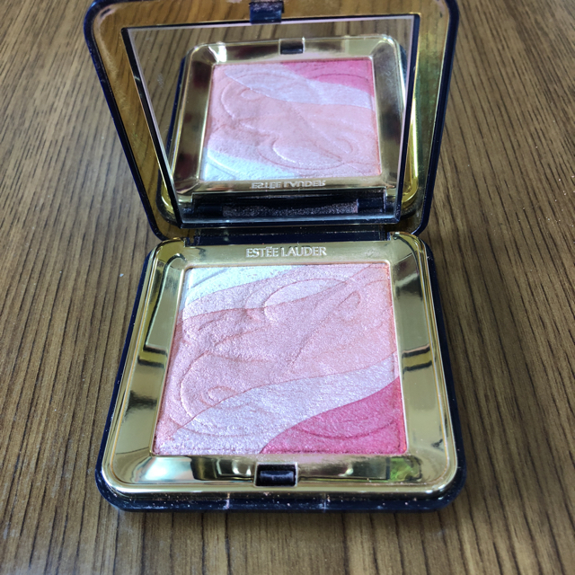 Estee Lauder(エスティローダー)のエスティローダ  チーク かな様 コスメ/美容のベースメイク/化粧品(チーク)の商品写真