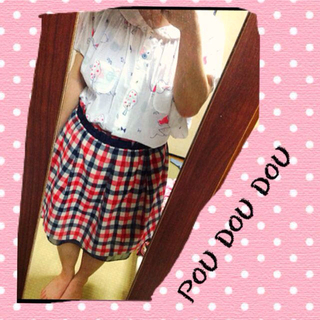 プードゥドゥ(POU DOU DOU)の赤×紺 ひざ丈スカート(ひざ丈スカート)