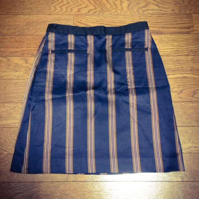 TOMORROWLAND(トゥモローランド)のマカフィー☆スカート☆ブラックショルダー レディースのスカート(ひざ丈スカート)の商品写真