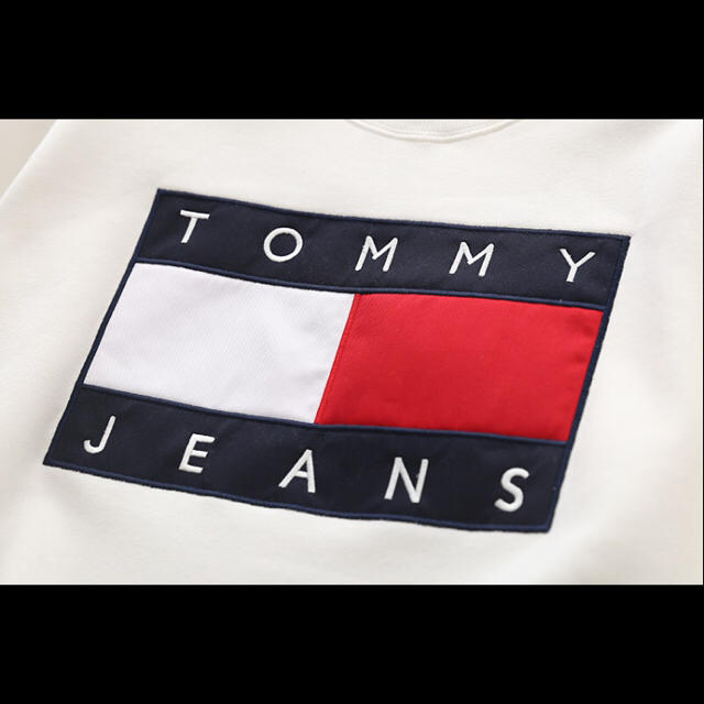 TOMMY HILFIGER(トミーヒルフィガー)のトミーヒルフィガー 白 黒 新品未使用 レディースのトップス(トレーナー/スウェット)の商品写真