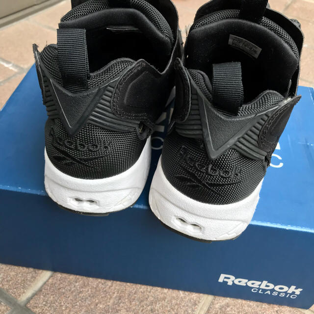 Reebok(リーボック)のReebok インスタポンプヒューリー 25.0㎝ レディースの靴/シューズ(スニーカー)の商品写真