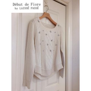 デビュードフィオレ(Debut de Fiore)の美品デビュードフィオレ♡アイボリービジュー春ニット かぎ編み春物 アプワイザー(ニット/セーター)