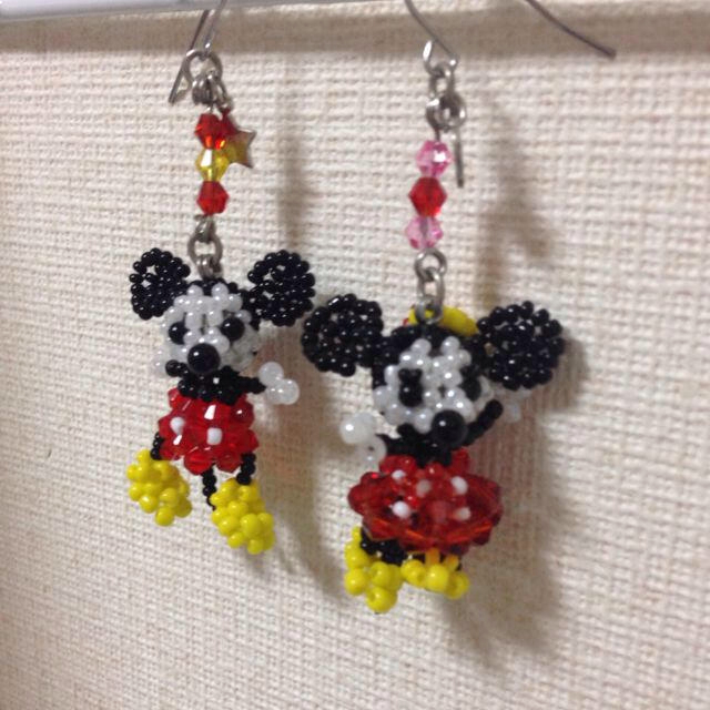 Disney ミッキーとミニーちゃんのビーズピアスの通販 By Nana S Shop ディズニーならラクマ