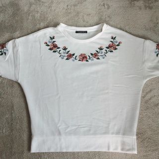 イング(INGNI)の花柄刺繍トップス(Tシャツ(半袖/袖なし))