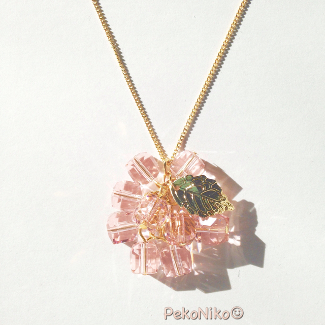 ラッピング無料☆春の輝き 桜色cube＊ネックレス ハンドメイドのアクセサリー(ネックレス)の商品写真