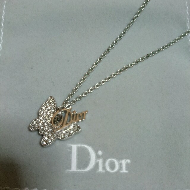 Dior 蝶々ネックレス ♡ネックレス