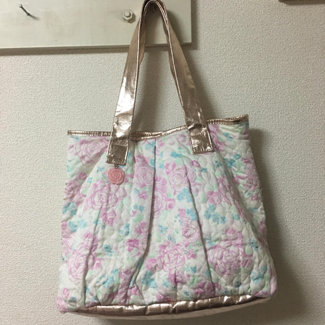 TSUMORI CHISATO(ツモリチサト)のツモリチサト 花柄トートバッグ レディースのバッグ(トートバッグ)の商品写真